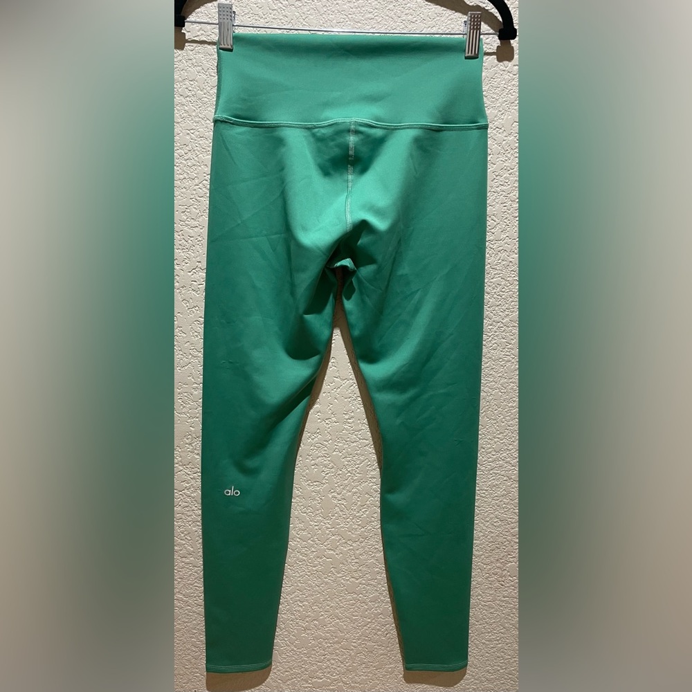 Alo Yoga NWOT 7/8 High Waisted Airlift Leggings Lettuce Green Size L - Picture 5 of 9